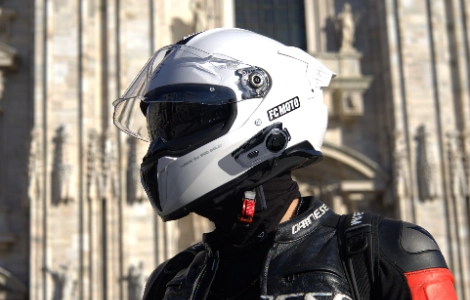 OHMIEX Shines at EICMA Milan 2025 with Its New D9 Smart Helmet Bluetooth Headset