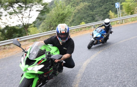 How Lightweight Helmet Bluetooth Accessories Are Transforming UK Motorcycle Retail: A Deep Dive Into the OHMIEX D9 Opportunity