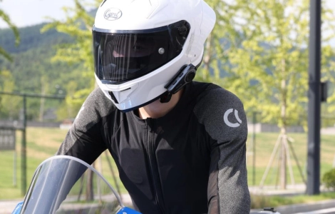 OHMIEX D9: Your Ultimate Motorcycle Bluetooth Intercom for Reliable Long-Range Communication